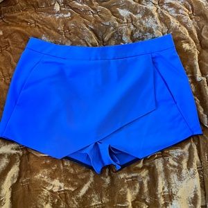Express skort size 12 with pockets